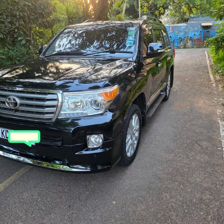 2011 Toyota Land Cruiser isn
