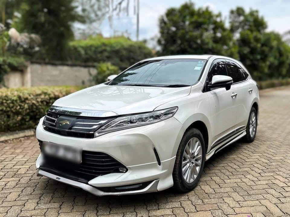 2017 Toyota Harrier
Mileage