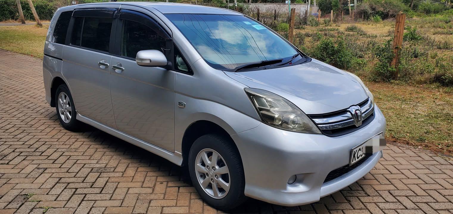 2011 Toyota ISIS is ready