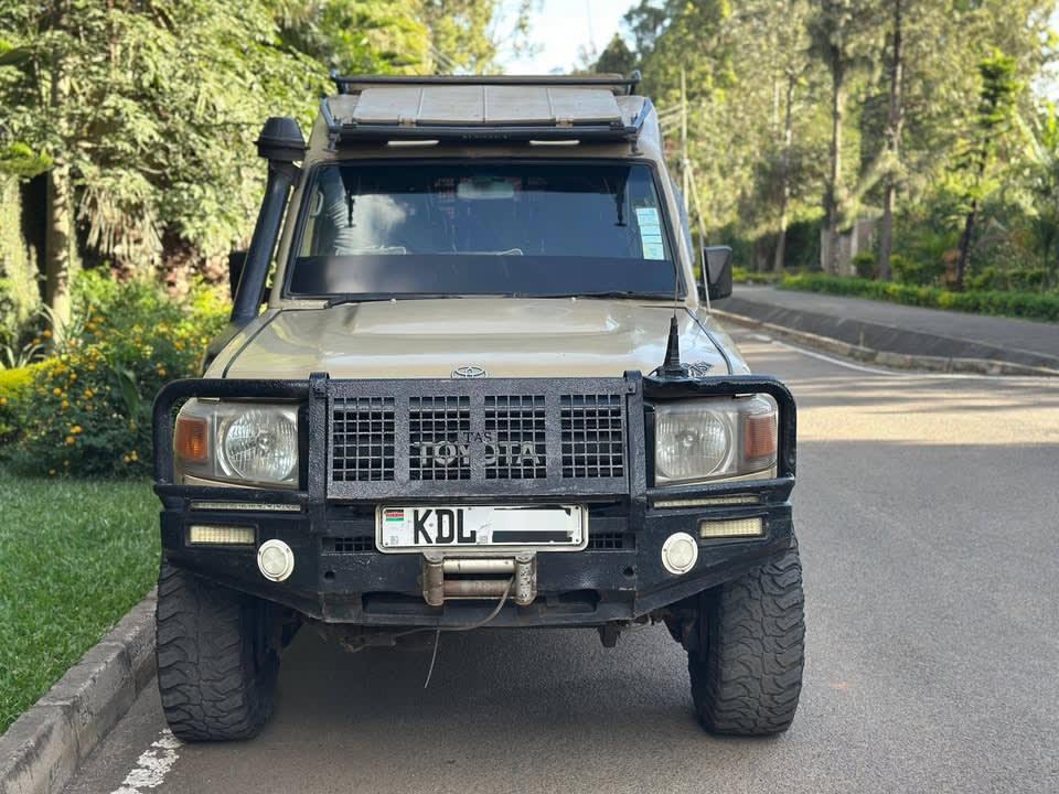 2011 Toyota Landcruiser 79series Tour