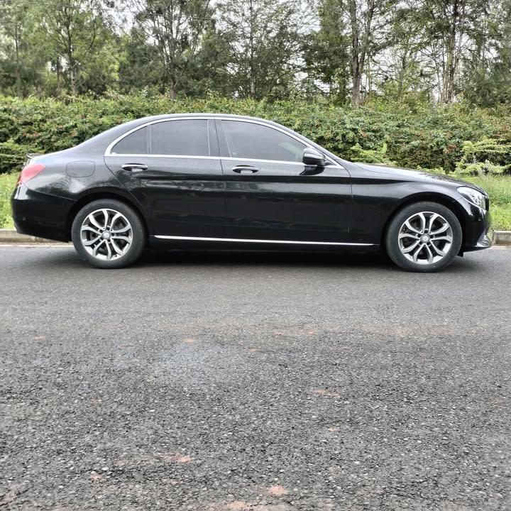 2017 Mercedes-Benz C200